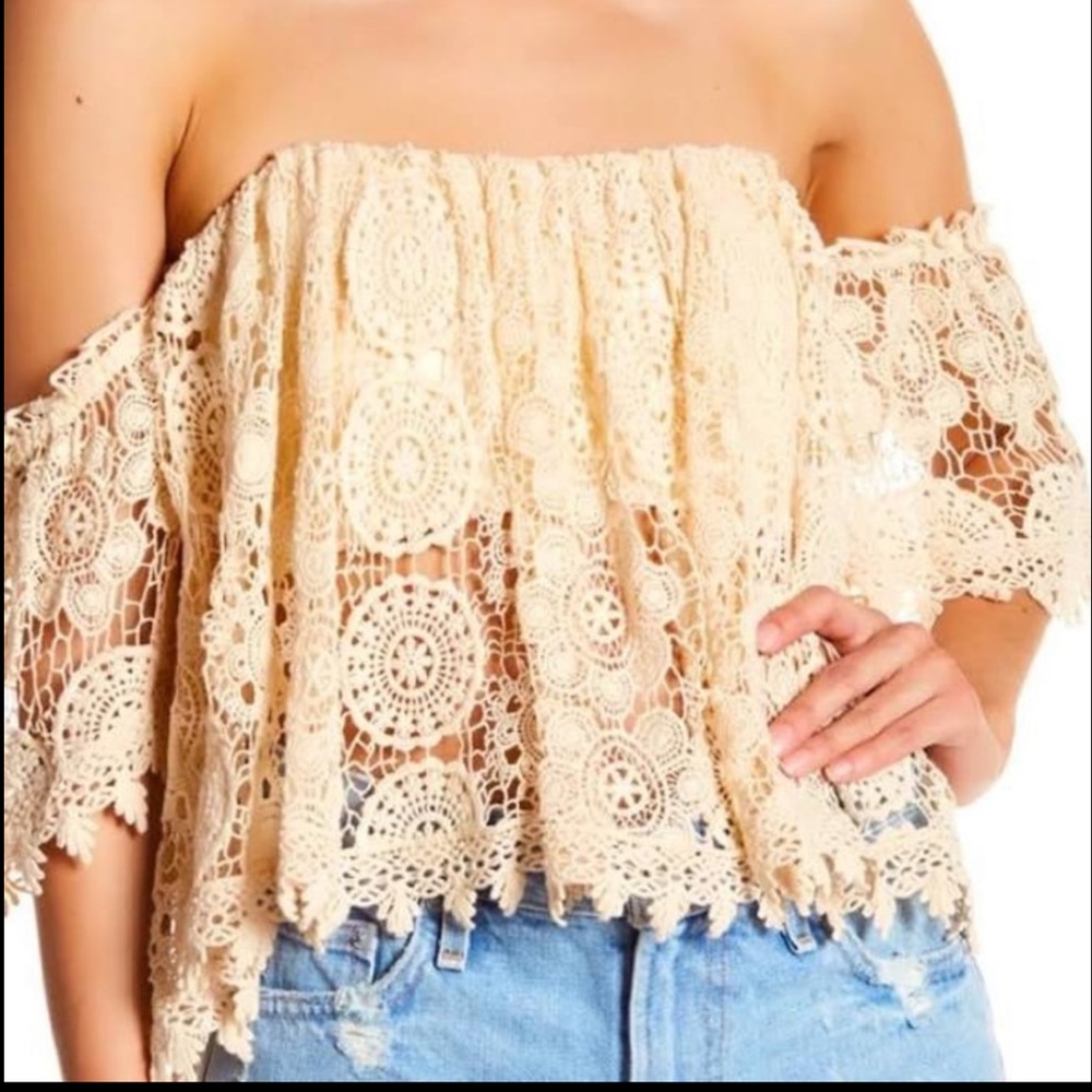 Tularosa crochet off shoulder cream crop top
